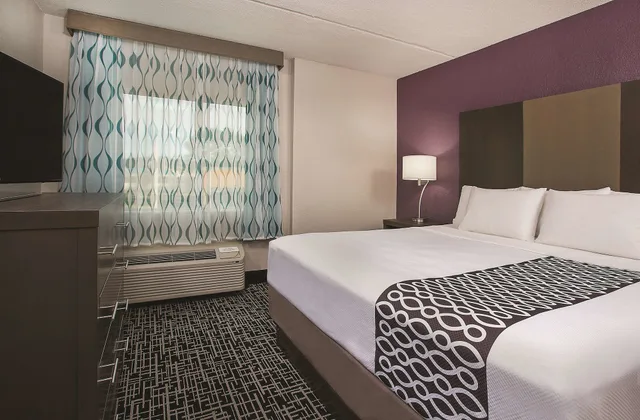 جناح بسرير كينج بغرفة نوم واحدة، La Quinta Inn & Suites by Wyndham Chattanooga - East Ridge 2/6