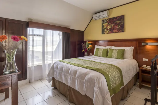 Suite, Hotel Suites Cristina 1/5