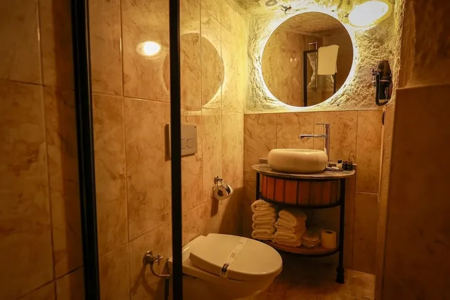 جناح عائلي بسرير كينج وسرير بطابقين، Mia Cappadocia Cave Hotel 2/2