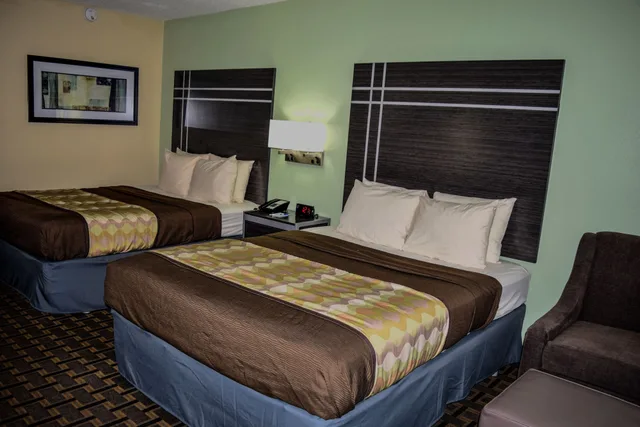 غرفة قياسية بسريرين كوين مع أريكة، Best Western Coachlight 1/3