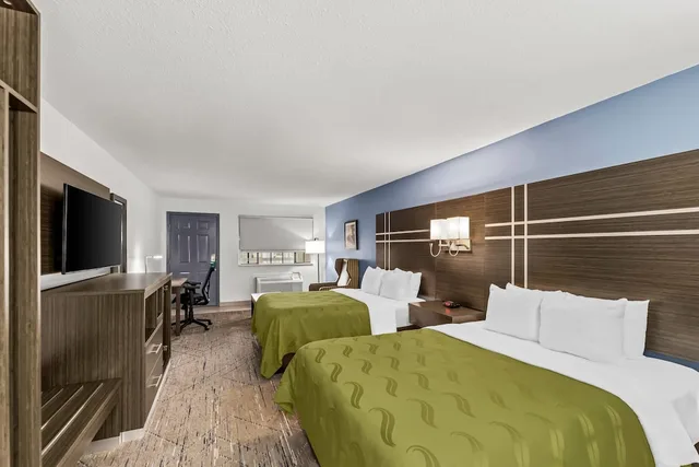 غرفة قياسية بسريرين كوين، Quality Inn & Suites Rio Grande City, TX 1/6