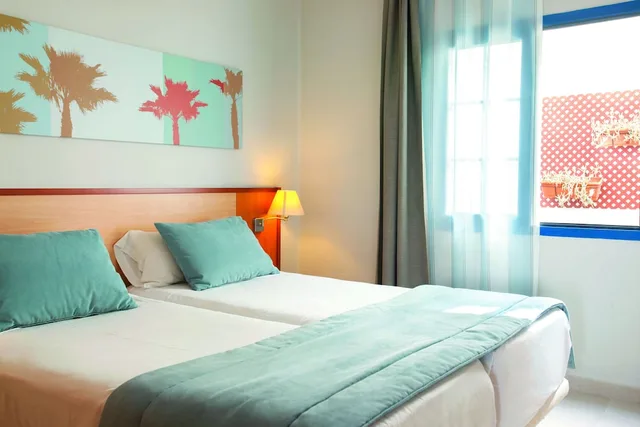 1 Bedroom, Apartment, Twin Beds, Sofa, Balcony or Terrace، Grupotel Cinco Plazas 1/4