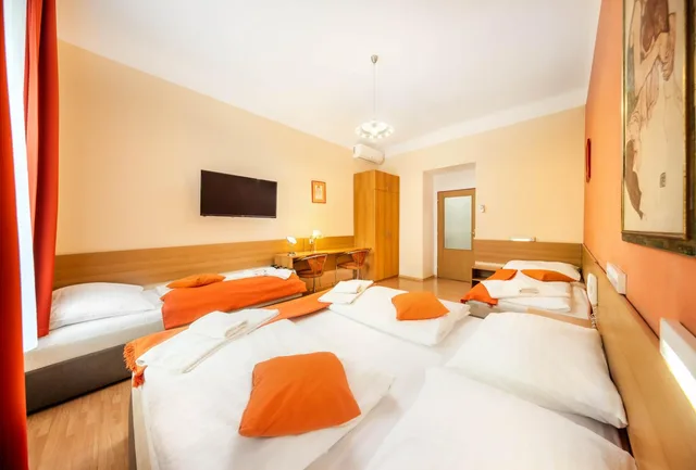 شقة، Hotel Golden City Garni 2/4