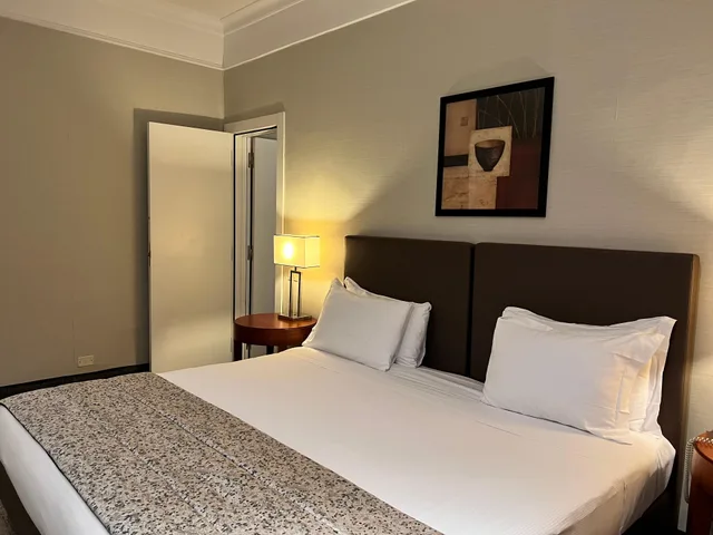 جناح عائلي بسرير كينج للمدخنين، Crowne Plaza St Peter S 3/5