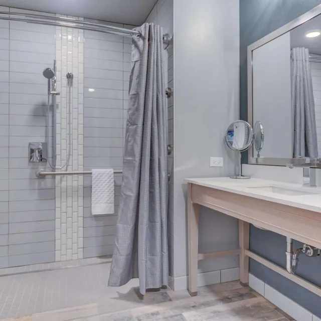 جناح بسرير فردي وسرير كوين لذوي الإعاقة، Hotel Peppertree Bend, BW Premier Collection 4/5