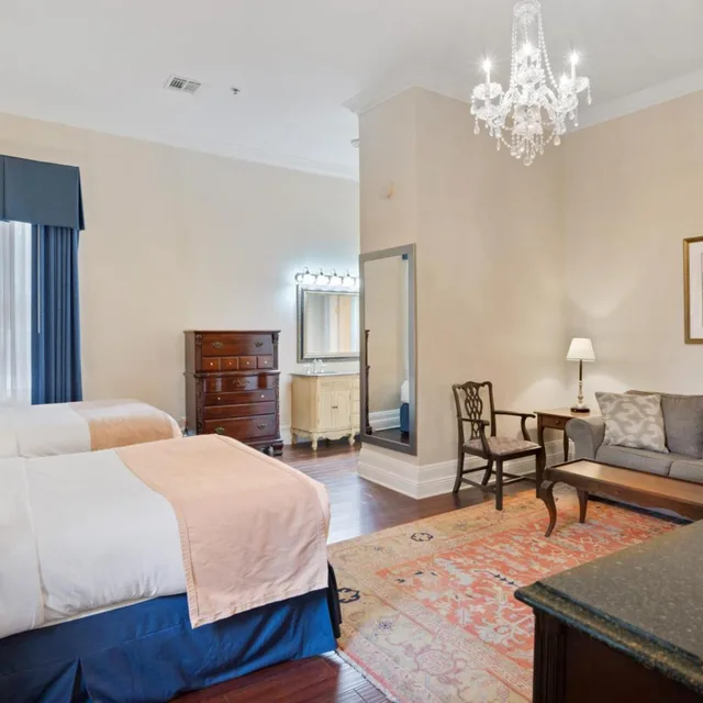 جناح جونيور بسريرين كوين، Andrew Jackson Hotel 4/6