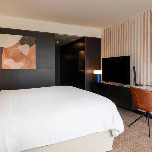 Wave, Prestige، Renaissance Paris Arc de Triomphe Hotel 6/10