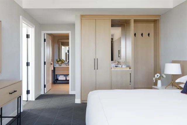 1 Bedroom, Suite, Terrace, Kimpton The Forum Hotel, an IHG Hotel 3/3