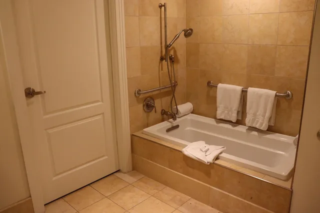 غرفة بسرير كوين، The Edgewater 3/3