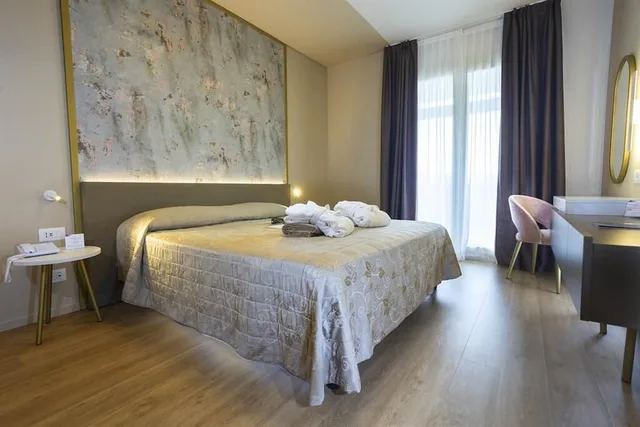 غرفة بسرير مزدوج أو سريرين منفصلين، Savoia Thermae Spa 2/10