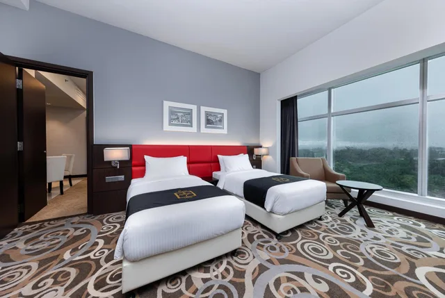 جناح عائلي بسرير كينج وسريرين منفصلين، Raia Hotel & Convention Centre Kuching 1/8