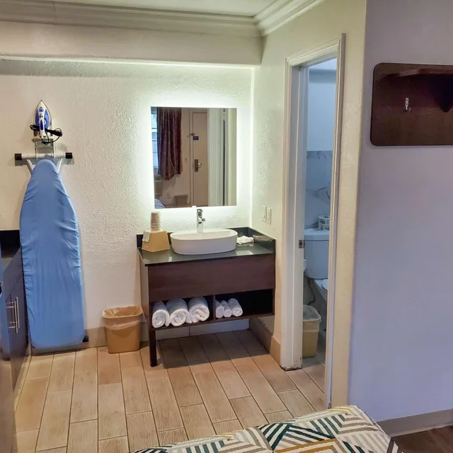 غرفة ديلوكس بسرير كوين، Studio6 National City, CA - Naval Base San Diego 9/9