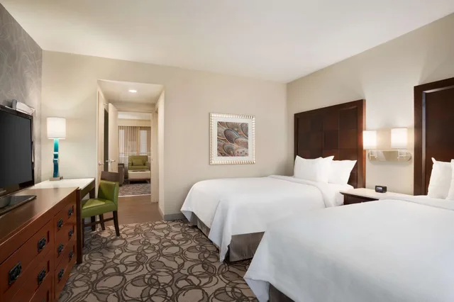 جناح بسريرين مزدوجين مع أريكة، Embassy Suites by Hilton San Antonio Airport 1/3