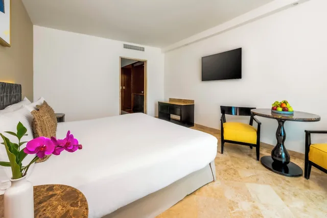 غرفة ديلوكس بسرير كينج بإطلالة على البحر، Krystal Grand Cancun All Inclusive 5/9