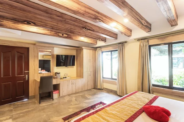 Executive, Suite, King Bed, Hotel Seven Star 3/10