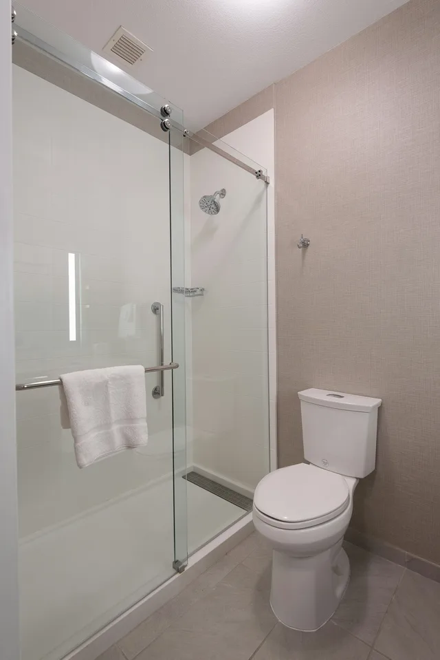 Ambassador, Suite, King Bed، Hilton Garden Inn Calabasas 3/4