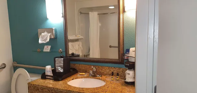 غرفة قياسية بسريرين كوين لذوي الإعاقة، Best Western Plus Blue Angel Inn 7/8