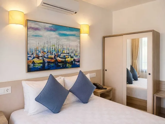 غرفة بسريرين منفصلين بإطلالة على البحر، Aria Doria Otel 7/10