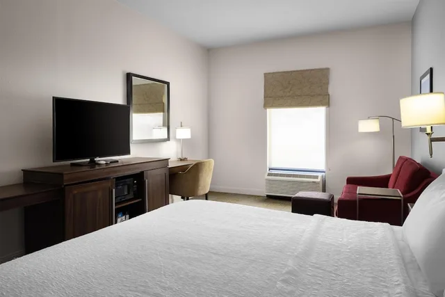 غرفة بسرير كينج لذوي الإعاقة، Hampton Inn Morristown 2/5