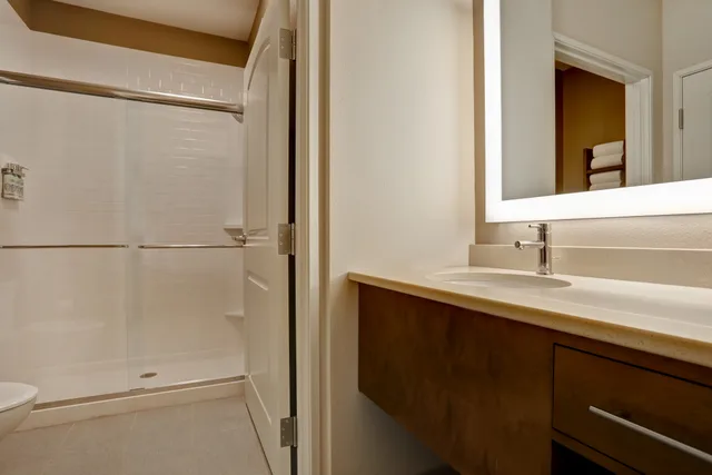جناح بسرير كينج بغرفة نوم واحدة، Staybridge Suites Overland Park - Kansas City S 2/2