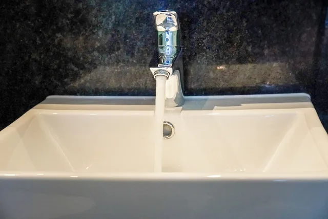 غرفة بريميوم بسريرين منفصلين بإطلالة على النهر، Crowne Plaza London - Kingston 9/10