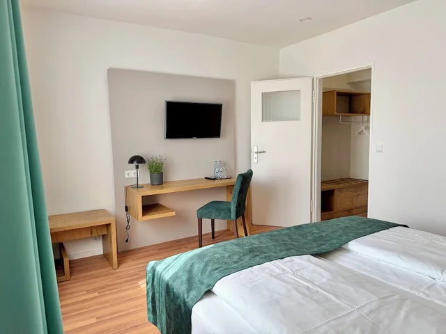 غرفة بسرير كوين، Stadthotel Langenfeld 7/10