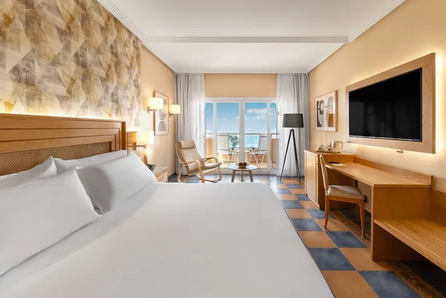 غرفة قياسية بسريرين منفصلين بإطلالة على البحر، Elba Sara Beach and Golf Resort 1/4