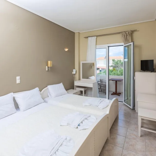 غرفة ثلاثية بشرفة، Hotel Venetia 1/6