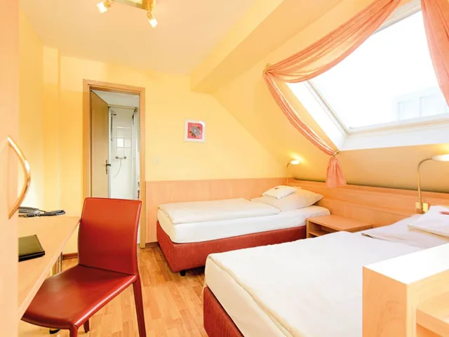 Room, Triple, 3 Beds, Hotel Europa 1/2