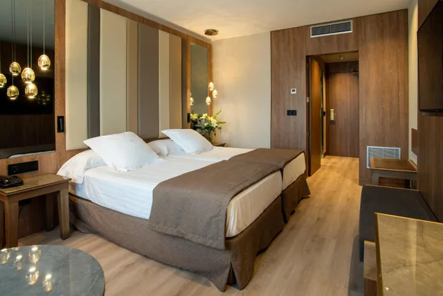 Room, Double Bed, Granada Center 7/10