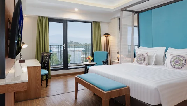 جناح جونيور بسرير كينج بشرفة، Grand Sunshine Resort and Convention 1/4