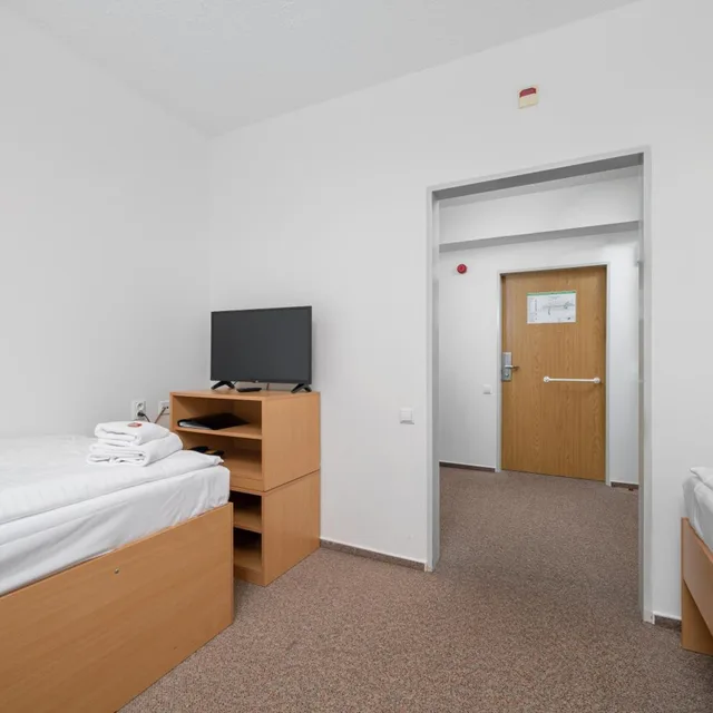 Room, Twin Beds, Accessible, Hotel ARENA 3/6