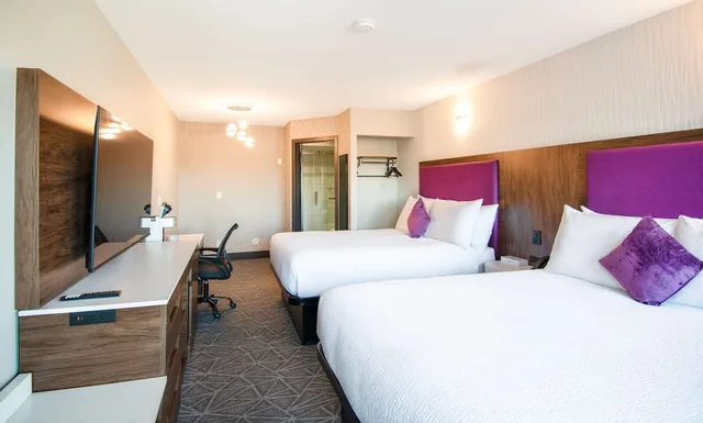 غرفة بسريرين كوين، Coast Courtenay Hotel 1/7