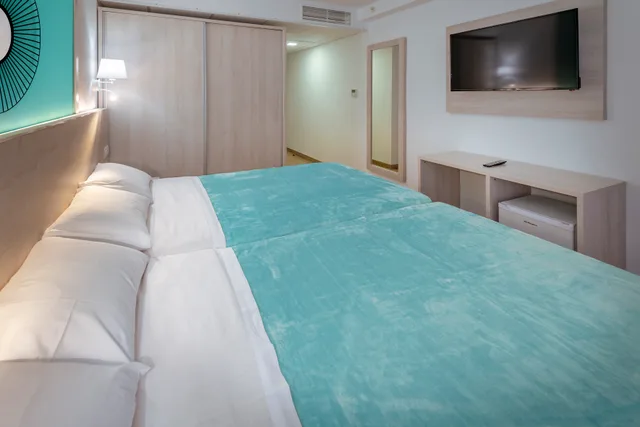 Twin or Double Room 2ad+1ch، Best Lloret Splash 4/5