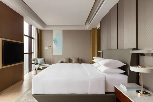جناح تنفيذي بسرير كينج، Courtyard Shunde Longjiang 2/8