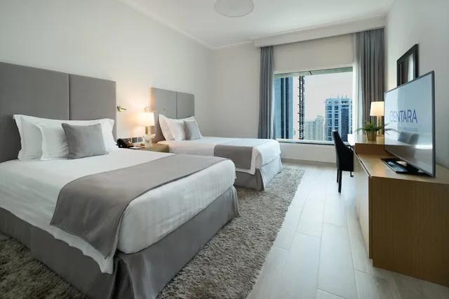 إقامة تنفيذية بسرير كينج وسريرين فرديين بإطلالة على المدينة بـ3 غرف نوم، Centara West Bay Hotel and Residences Doha 3/10