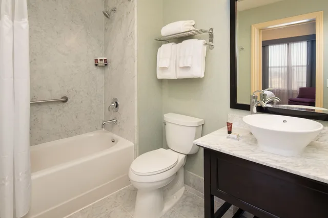 غرفة سوبيريور بسرير كينج، Hotel Shattuck Plaza 2/3