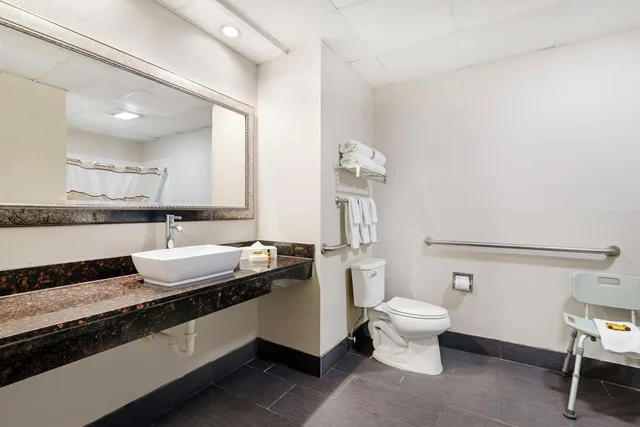 جناح بسريرين كوين، Best Western Savannah Airport Inn & Suites 4/5