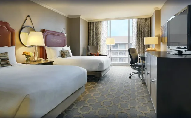 Fairmont Gold, 2 Queen Beds, City View, Lounge Access، Fairmont Dallas 2/3