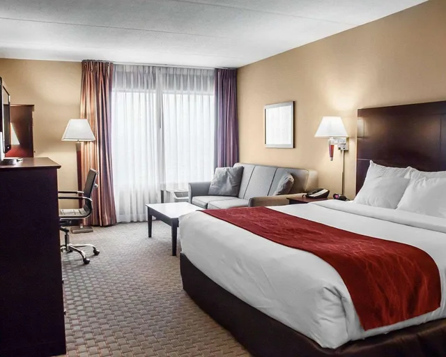 غرفة بسرير مزدوج، Comfort Inn & Suites Watertown - 1000 Islands 4/6