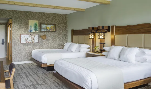 Signature, Resort, Queen Bed، High Peaks Resort 2/3