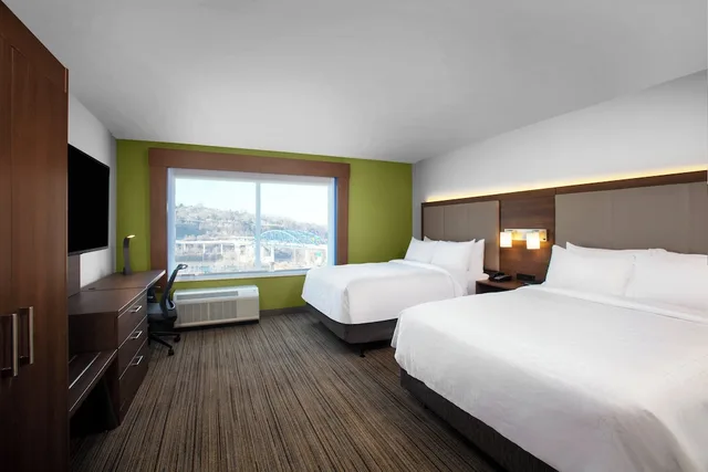 غرفة قياسية بسريرين كوين، Holiday Inn Express Charleston-Civic Center 1/7