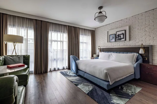 Grand, Junior Suite, Virgin Hotels London-Shoreditch 2/3