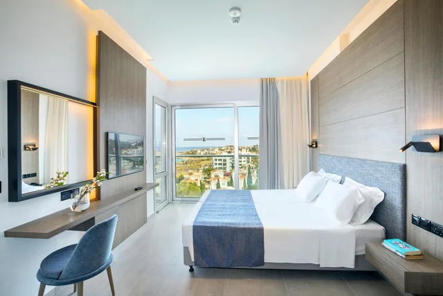 Elite, Family Suite, Executive, Side Sea View، Cavo Maris Beach Hotel 1/3