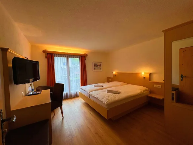 Comfort, Double Bed, Madrisa Lodge 1/7