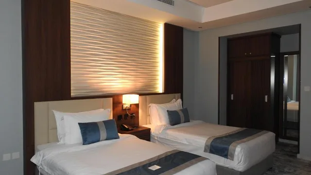 غرفة قياسية بسريرين منفصلين، فندق المستوى التاسع(Level Nine Hotel) 1/2
