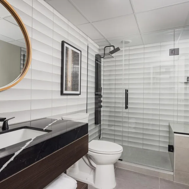 جناح ديلوكس بسرير كينج، Hotel Deco Omaha, Tapestry Collection by Hilton 5/5