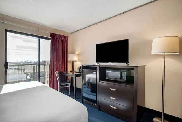 غرفة قياسية بسرير كينج، Econo Lodge Inn and Suites Resort Rehoboth Beach 3/4