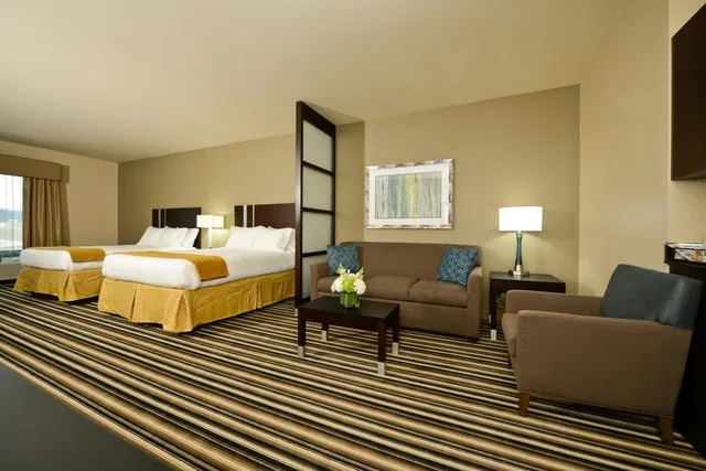 جناح بسرير كوين، Holiday Inn Express Hotel Suites Forrest City 4/5