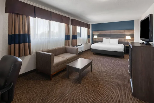 جناح بسرير كينج، Baymont By Wyndham Downtown Detroit 3/8